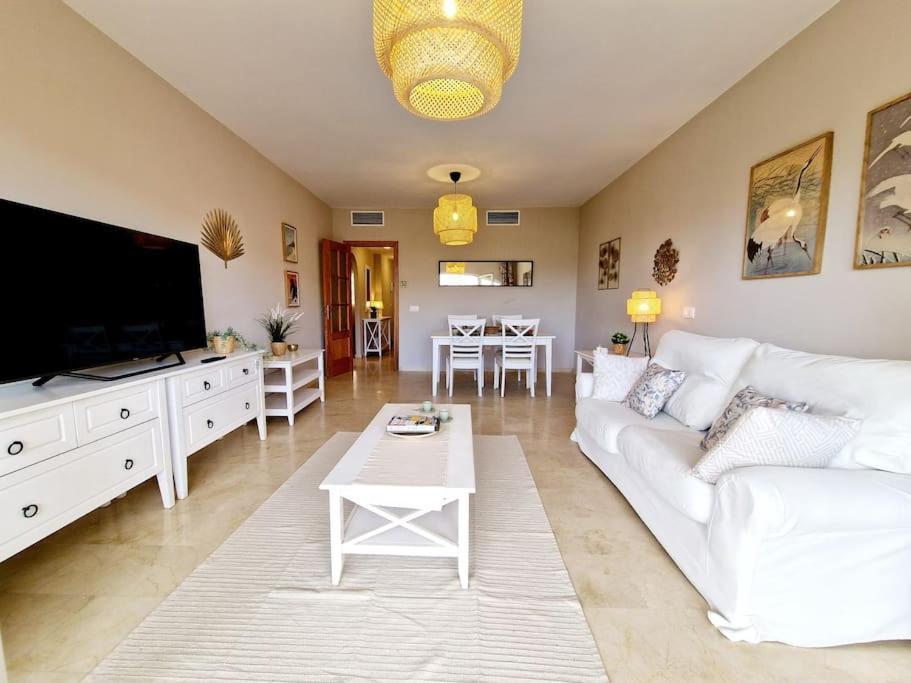 Apartamento Royal Golf View: 2Br, Pools & Ac Sitio de Calahonda Exterior foto