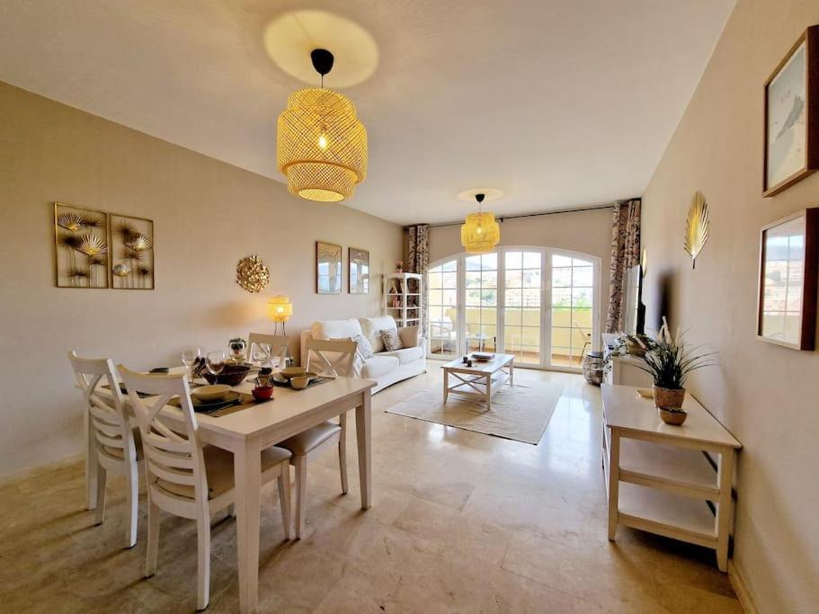Apartamento Royal Golf View: 2Br, Pools & Ac Sitio de Calahonda Exterior foto