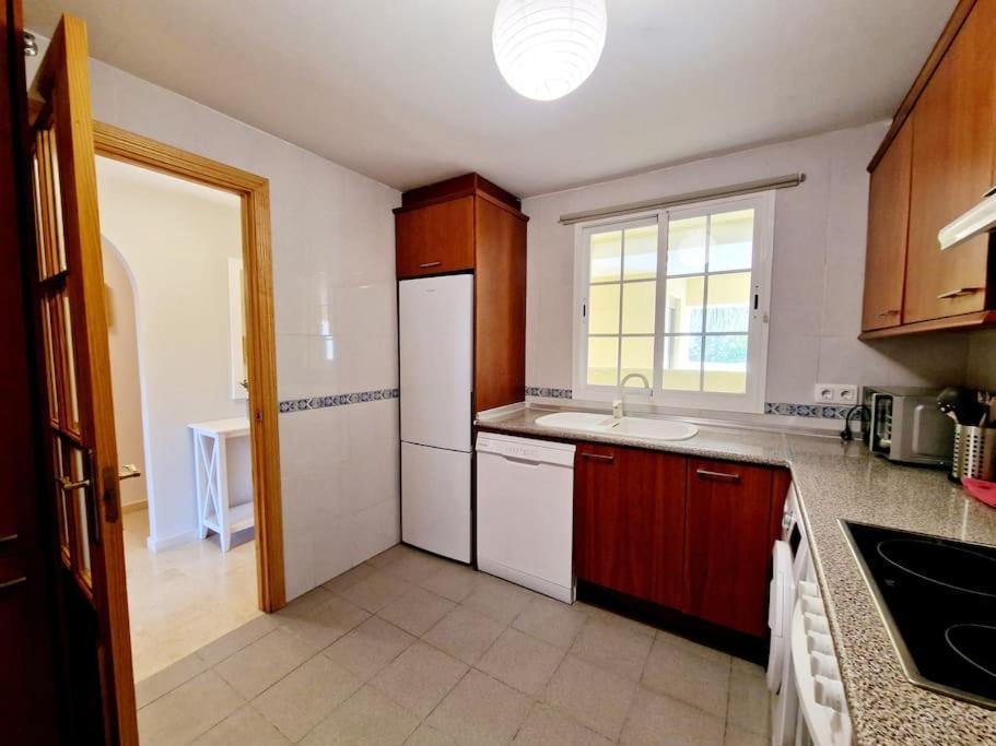 Apartamento Royal Golf View: 2Br, Pools & Ac Sitio de Calahonda Exterior foto